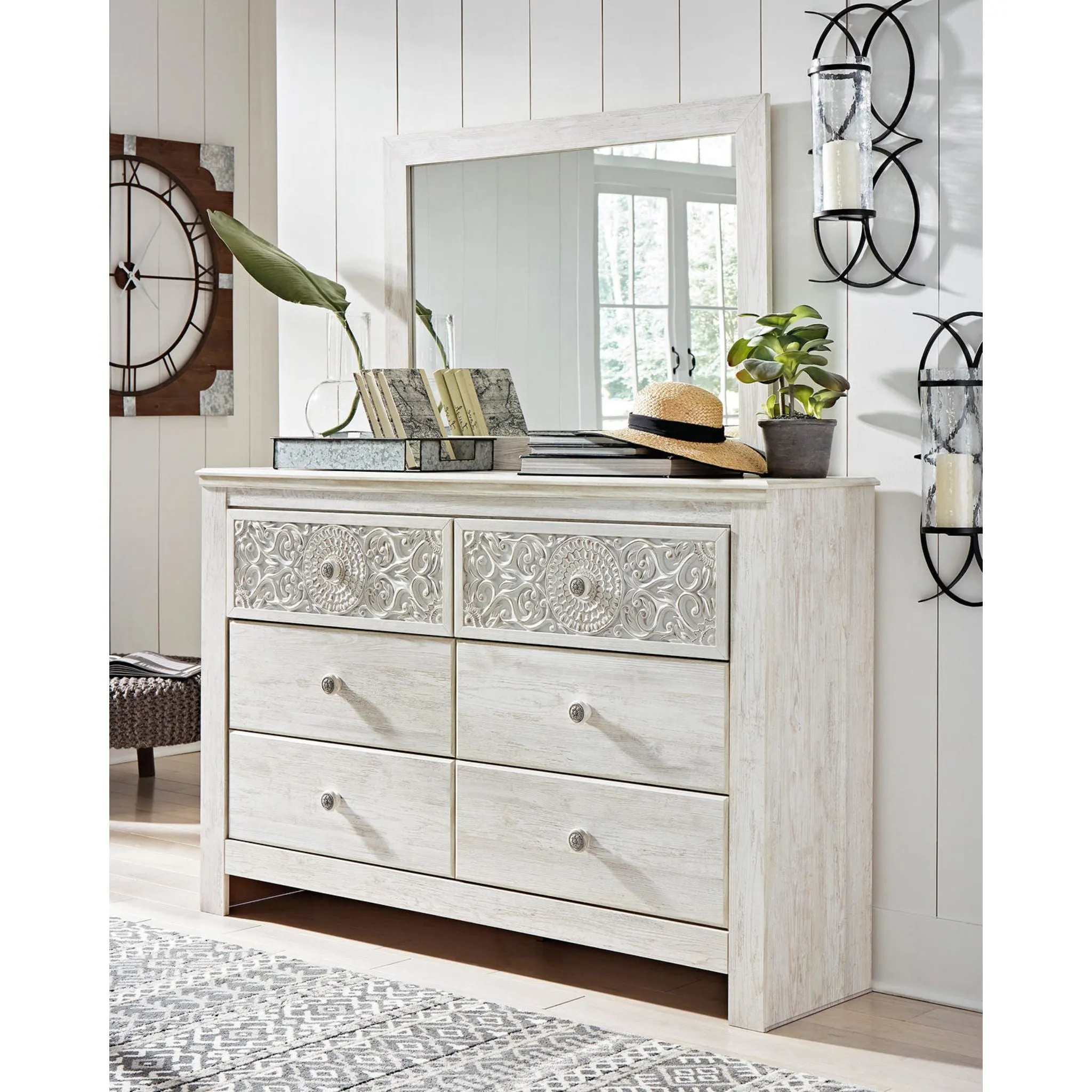 Paxberry 5 Piece Queen Panel Bedroom - Whitewash